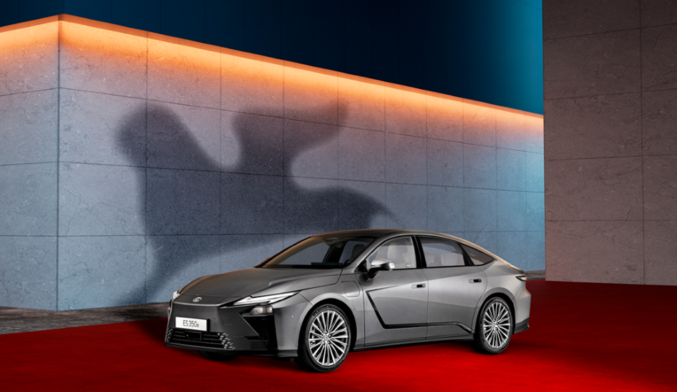 Yeni Lexus ES Sedan, 82. Venedik Film Festivali’nde Kırmızı Halının Yıldızı Olacak