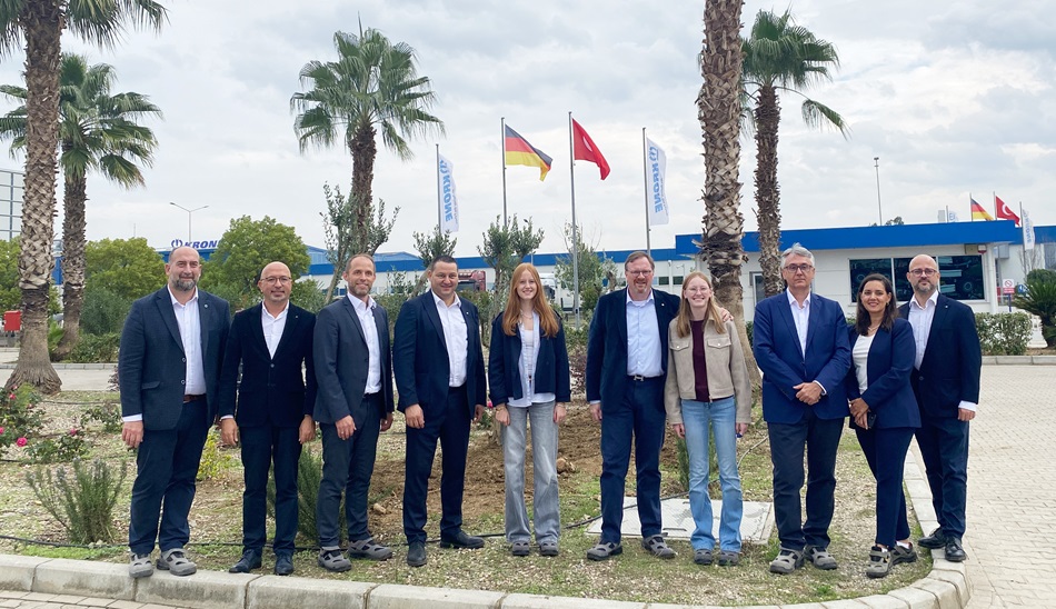 KRONE Grubu İcra Kurulu Başkanı Bernard Krone, Tire Fabrikasını Ziyaret Etti