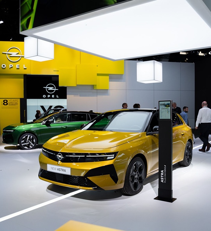 Opel Takes Center Stage at the Brussels Motor Show with Innovative Product Range!