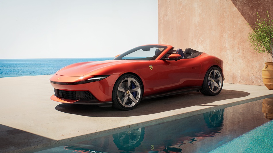 Ferrari Amalfi Spider Üstü Açık Performansı Yollarla Buluşturuyor!