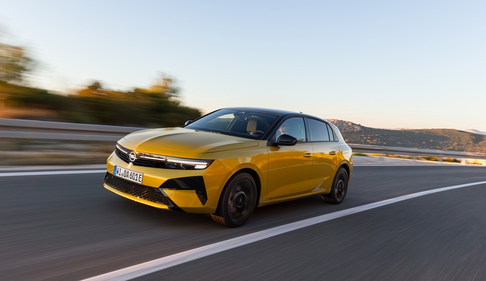 Yenilenen Opel Astra Nisan’da Türkiye’de!