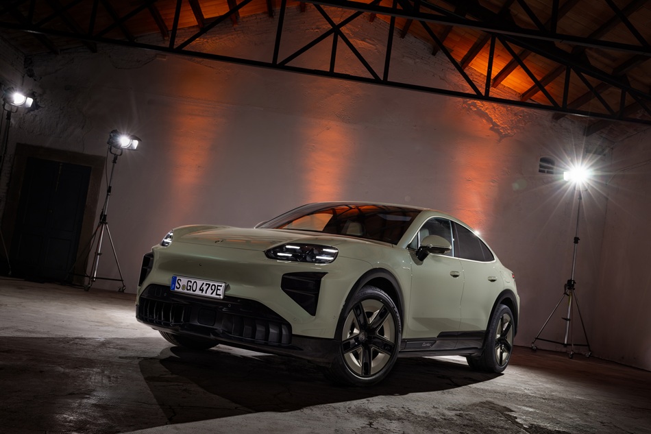 Bir İkondan İlham Alan Performans: Yeni yüzde 100 Elektrikli Cayenne Coupé