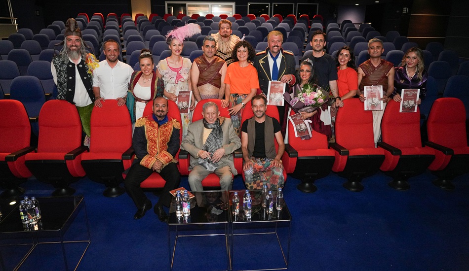 Tofaş Tiyatro Kulübü’nden Büyük Usta Haldun Dormen’e Saygı Sahnesi