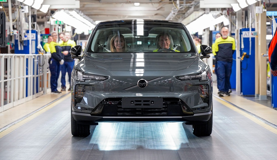 Volvo Cars, oyunun kurallarını değiştiren tamamen elektrikli yeni EX60’ın üretimine başladı