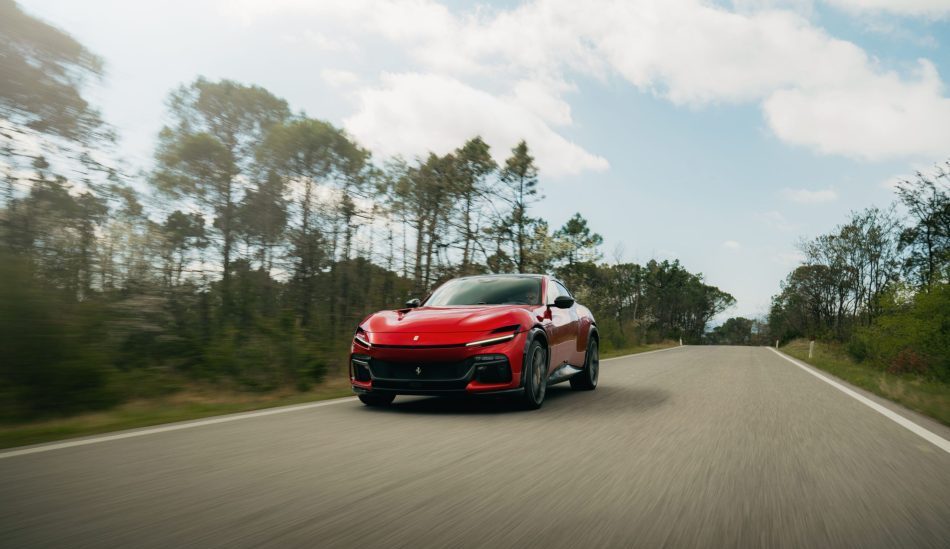 FERRARI PUROSANGUE HANDLING SPECIALE İLE SPORTİFLİĞİ YENİDEN TANIMLIYOR